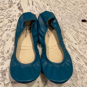 Teal colored Storehouse Flats - THE comfy flat!
